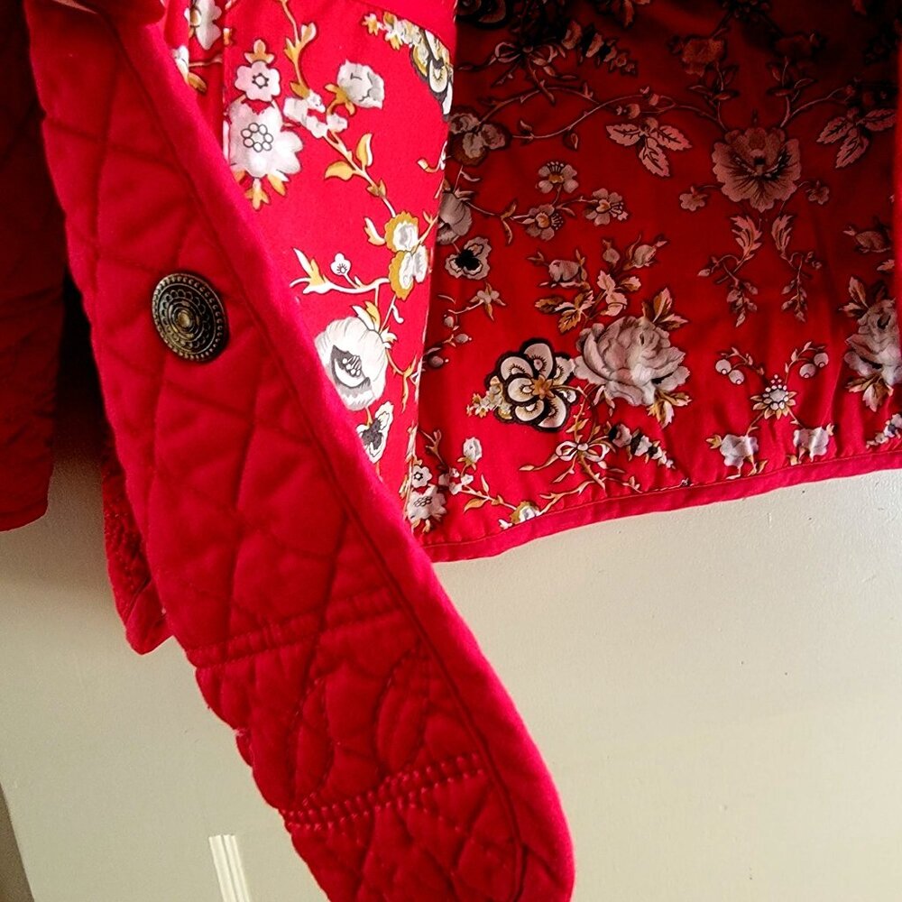 Denim & Co Reversible Quilted Jacket With Floral Print & Solid Red Design Button - Picture 13 of 16